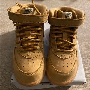 Nike Force 1 Mid LV8
